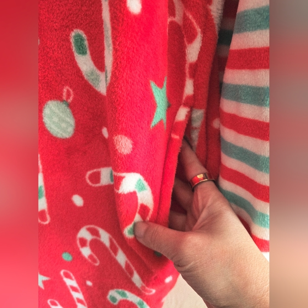 Giggling Getup,Joyfy Christmas Pajamas Hoody Jumpsuit, Size Small - Picture 7 of 11